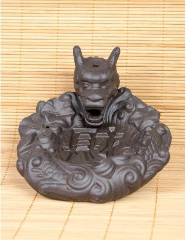 fuente-reflujo-dragon-aromas-étnicos-conos