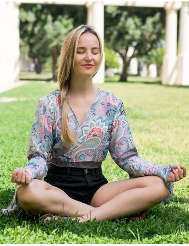 top-con-lazo-mangas-largas-amplias