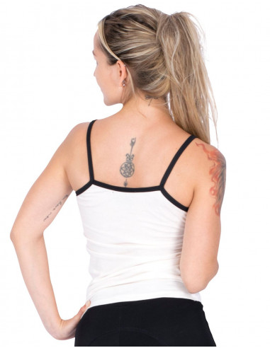 camiseta-blanca-tirantes-negros-mujer