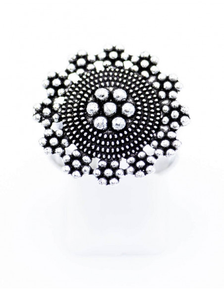 anillo-estilo-boho-plateado-flor-tallada