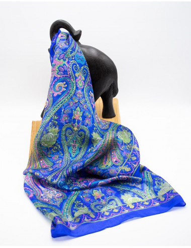 pañuelo-seda-azul-estampado