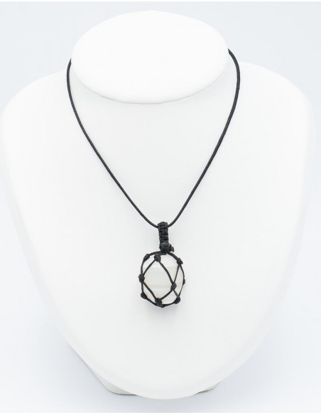 colgante-piedra-blanca-engarzada-macrame