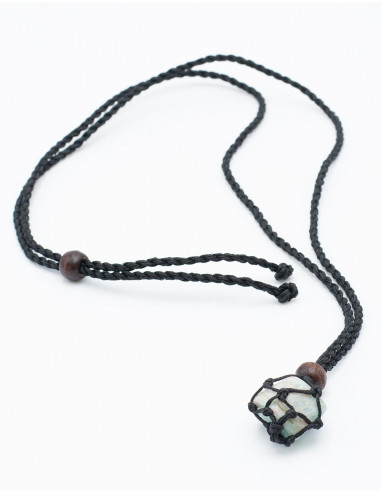 colgante-unisex-macrame-negro-piedra-mineral