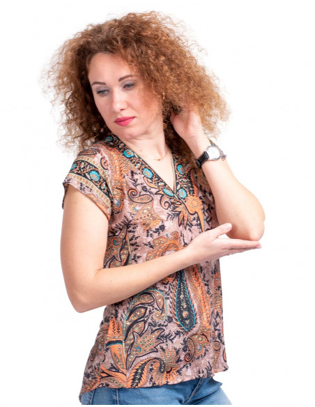 blusa-estampada-escote-en-pico