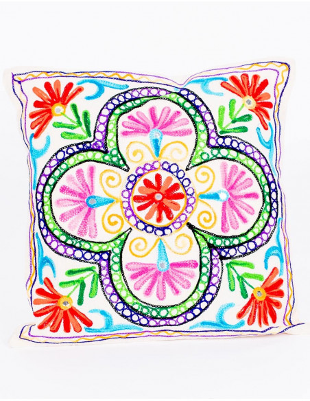 cojin-artesanal-bordados-flores-multicolores