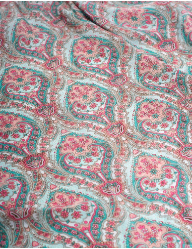 tela-seda-verde-dibujos-rosa