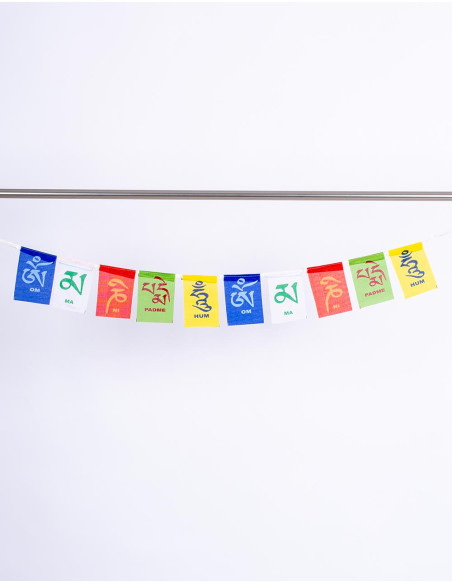 banderines-mantra-om-tibet-india