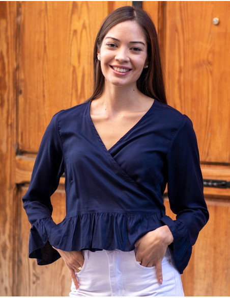 blusa-corta-azul-con-volados