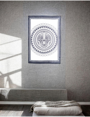 habitacion-tapiz-pared-mano-hamsa-blanco-y-negro