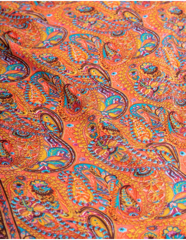 tela-seda-fresca-calidad-naranja-paisley-celeste
