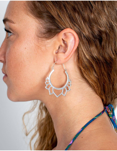 pendientes-plateados-grandes-flor-loto