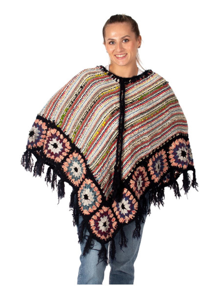 Woven boho poncho with fringes | Kimago