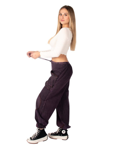 estilo-etnico-pantalon-morado-mujer