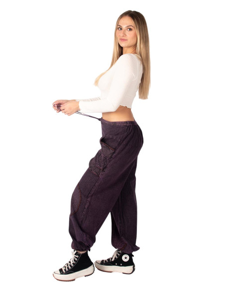 estilo-etnico-pantalon-morado-mujer