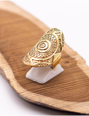 Handcrafted oval gold ring, adjustable