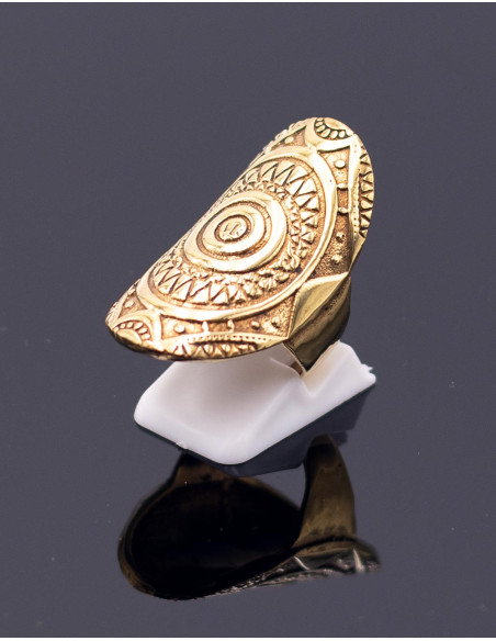 Handcrafted oval gold ring, adjustable